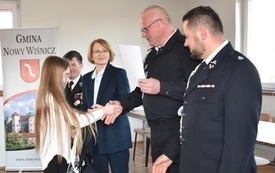 wręczenie dyplom&oacute;w i nagr&oacute;d