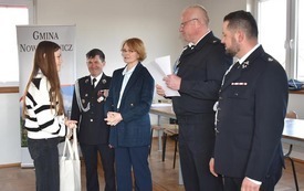 wręczenie dyplom&oacute;w i nagr&oacute;d