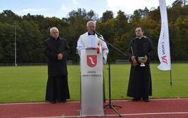 modlitwa kapłan&oacute;w o poświęcenie stadionu