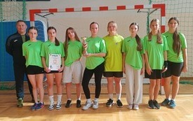 wręczenie puchar&oacute;w i dyplom&oacute;w