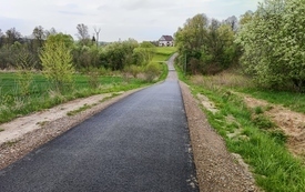 Wykonanie nawierzchni asfaltowej w ciągu drogi wewnętrznej w m. Chron&oacute;w