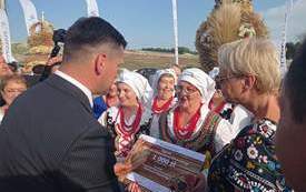 Wojew&oacute;dzki konkurs na wieńce dożynkowe 