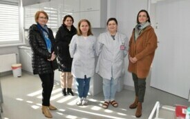 pielęgniarki wraz z Burmistrz Nowego Wiśnicza, kierownikiem ośrodka zdowia i sekretarz gminy