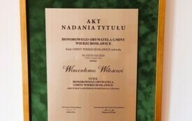 w ramce akt nadania tytułu 