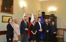Podpisanie umowy w ramach Zielonej Transformacji Miast - uczestnicy spotkania