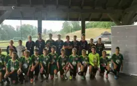 piłkarze LKS Gryf Chron&oacute;w  