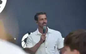 Staszek z G&oacute;r podczas występu 