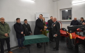 gratulacje samorządowac&oacute;w i strażak&oacute;w