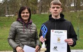 wręczanie dyplom&oacute;w i puchar&oacute;w
