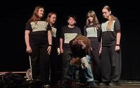&bdquo;Dwa plecaki&rdquo;. Sukces uczni&oacute;w z Kobyla w Teatralnych Lustrach 1