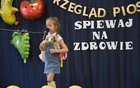 uczestniczka na scenie