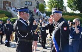 dekoracja strażak&oacute;w