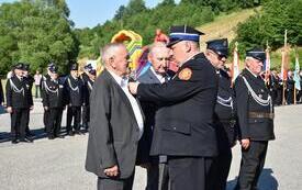 dekoracja strażak&oacute;w