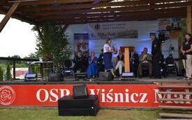 goście na scenie