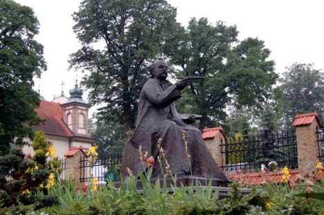 Pomnik Juliusza Kossaka Nowy Wiśnicz