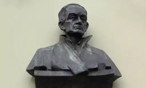 rzeźba popiersie mężczyzny